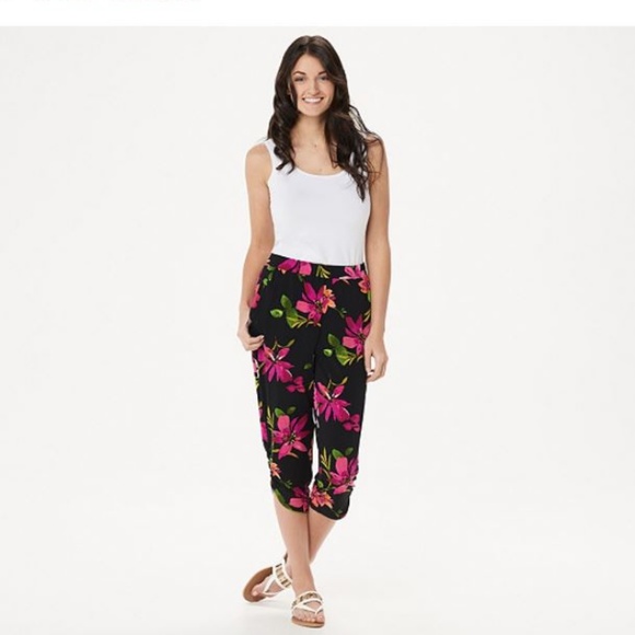 Regular Liquid Knit Crop Pants with Ruching Detail - Picture 3 of 4